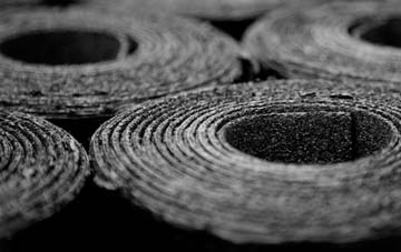 Loose bitumen roof disadvantages